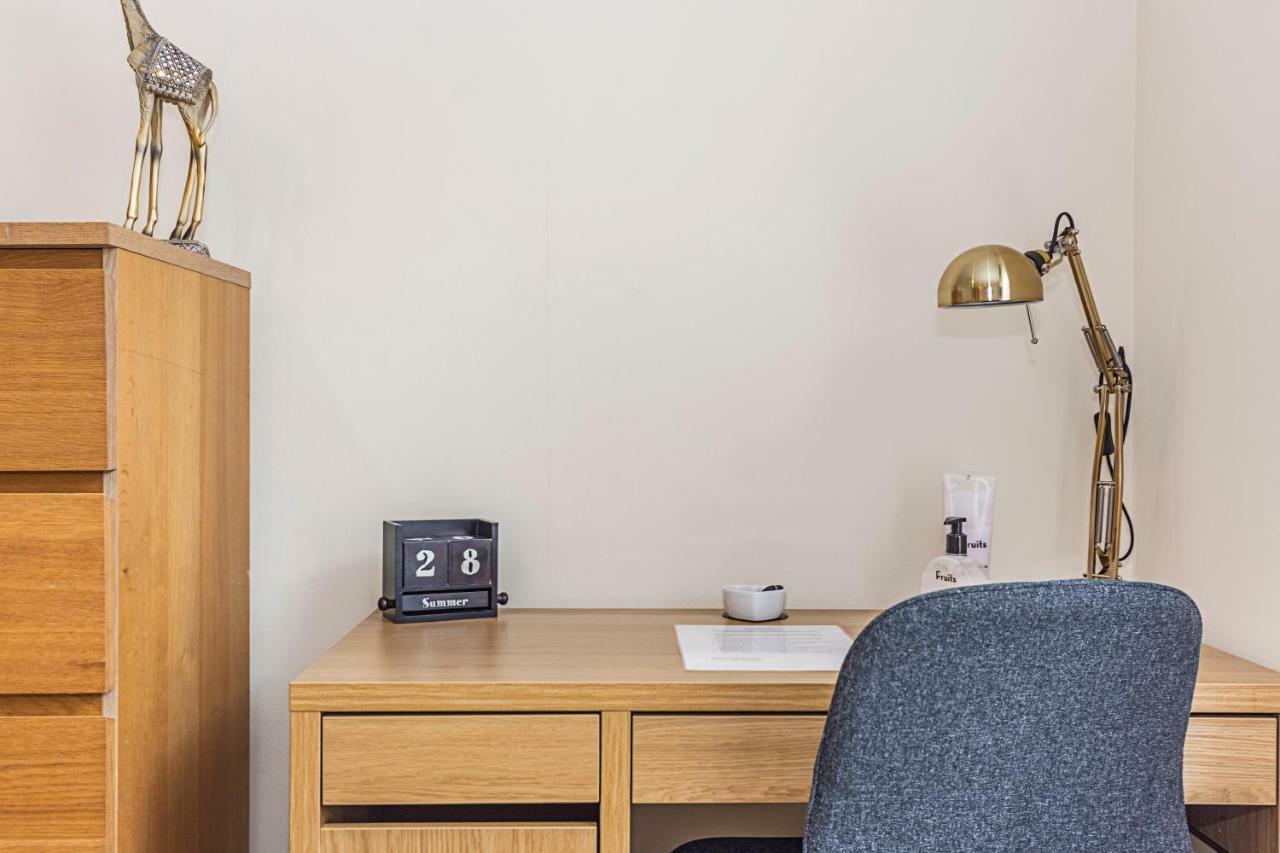 Greyhound Road Rooms London Exterior photo